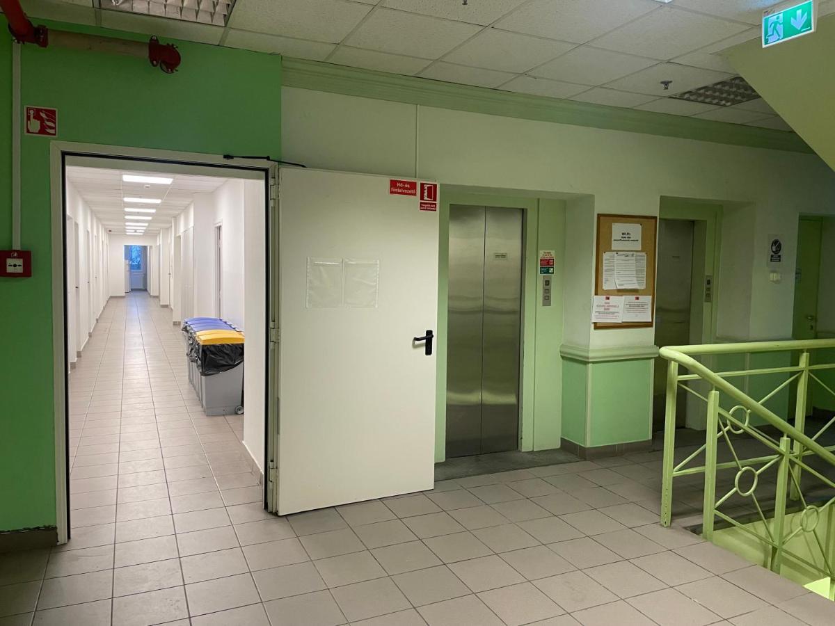 The College Group Hostel Budapeşte Dış mekan fotoğraf